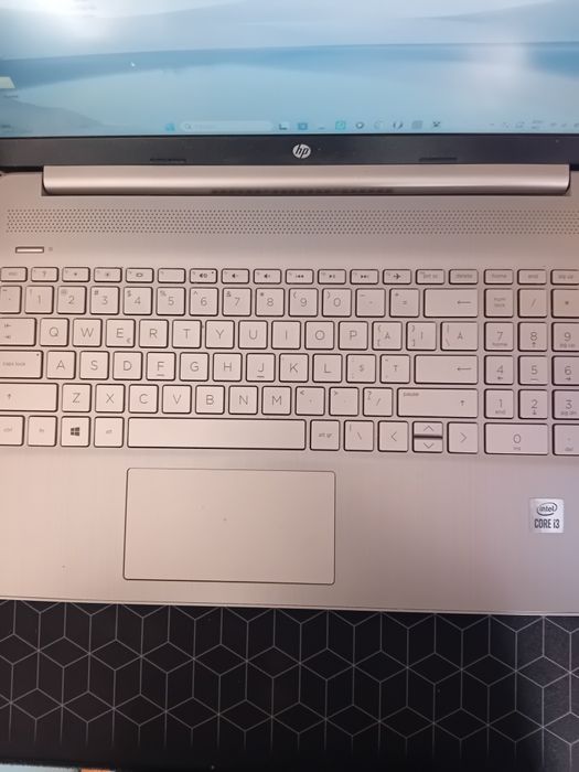 (Negociabil) Laptop HP 15-dy1xxx stare perfectă