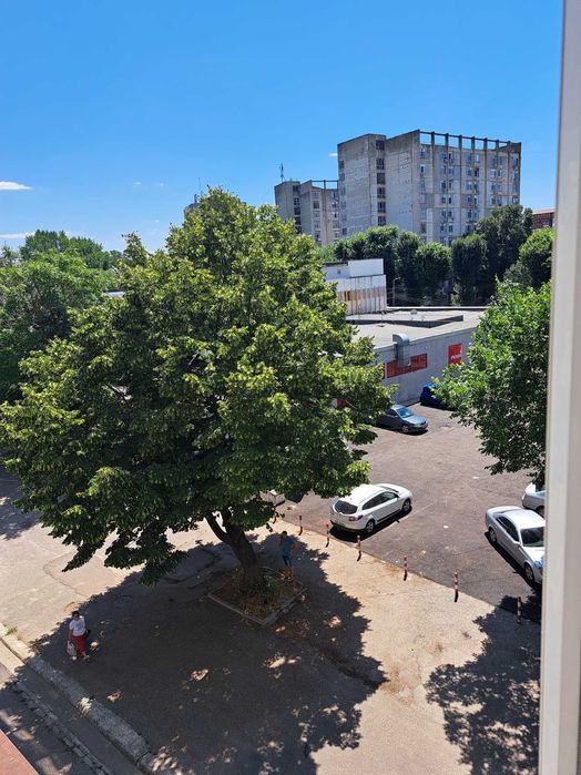Apartament 3 camere de vânzare