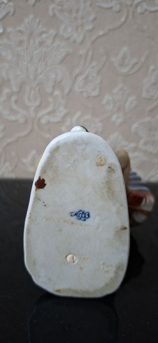 Продам советскую статуэтку