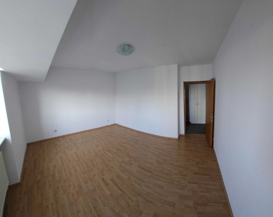 Proprietar, inchiriez apartament 2 camere nemobilat, zona intersectiei Nicolae Titulescu Piata Victoriei .