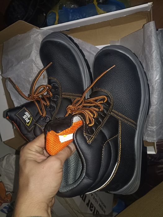 Продам летние защитные ботинки  СИЗ