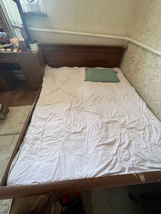 Продам кровать двухспальную