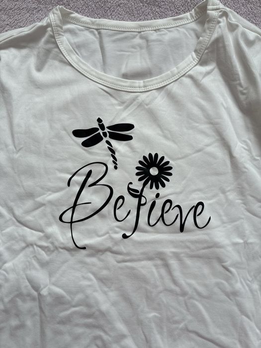 Бяла блуза а дълъг ръкав