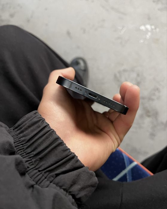 Айфон 13 срочно.