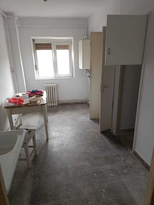 Apartament 3 camere decomandat, Deva, Bulevardul Decebal,  66,76 mp utili + balcon