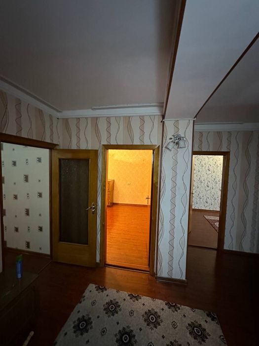 Gangada kv bor Gafur Gulom metrosni oldida 1 ta bollaga