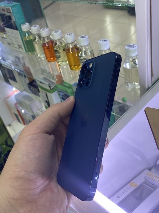 iPhone 12 Pro в отличном состтянии