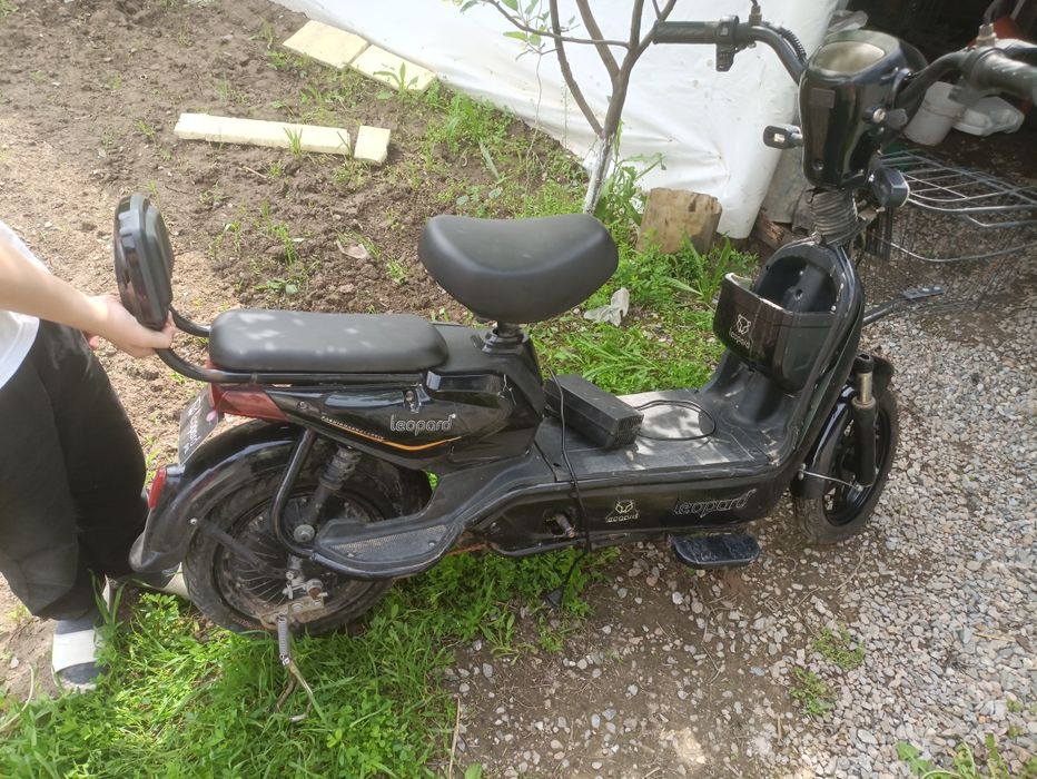 Электроскутер LEOPARD