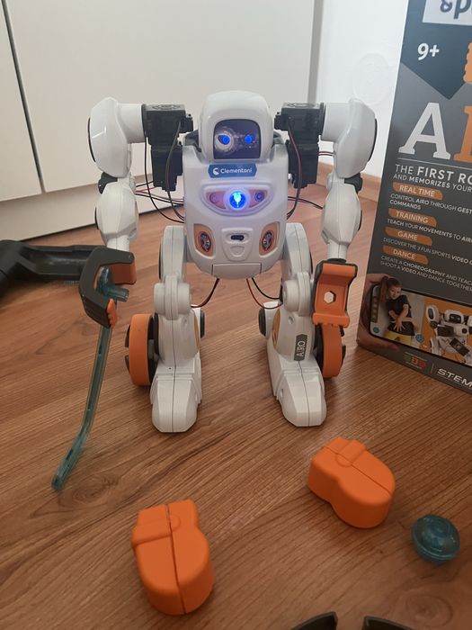 Robot interactiv AIRO Noriel