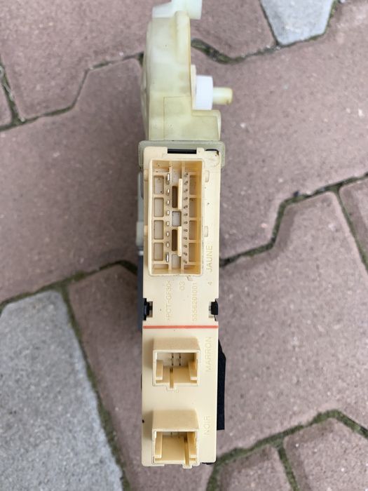 Моторче машинка ел стъкла ляво дясно ситроен Ц4 citroen c4