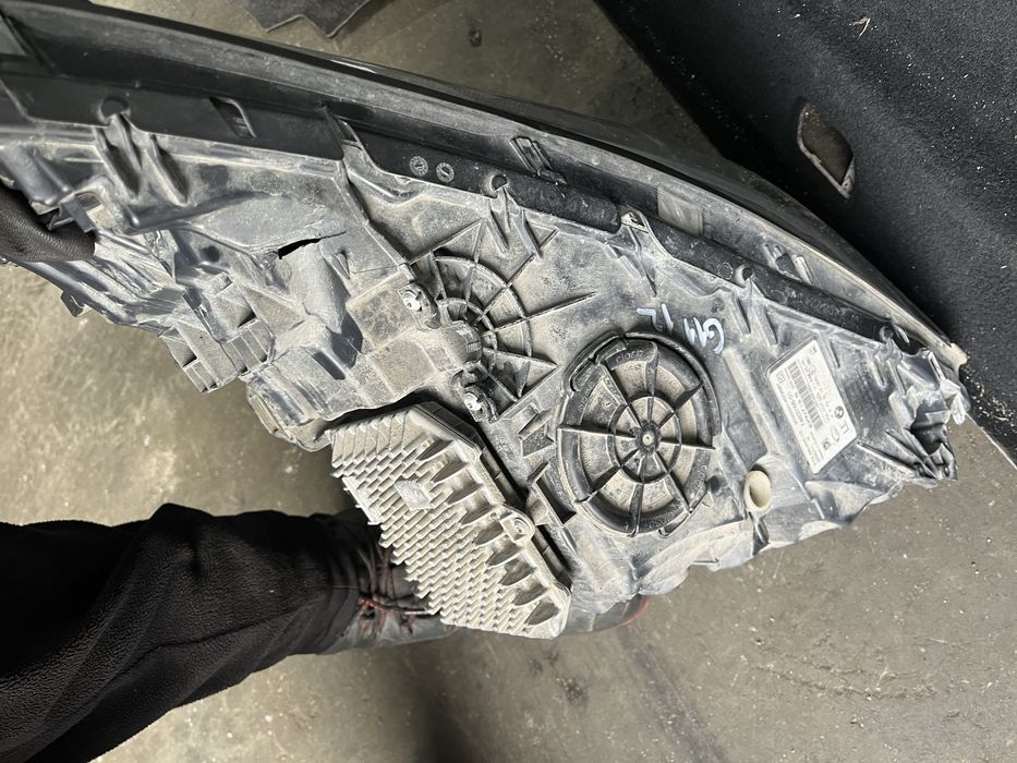 Десен адаптив лед фар бмв г11/12 ( adaptive led far bmw g11/12 )