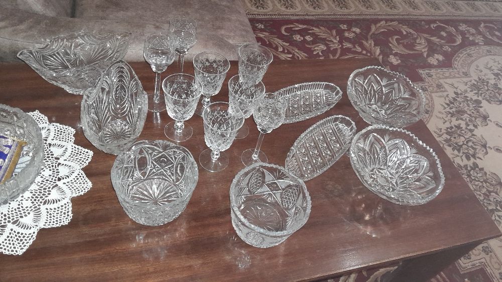 Хрустал идишлар сотилади