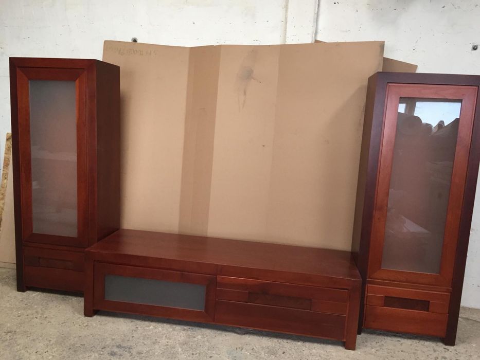 Mobila din cires din lemn maaiv