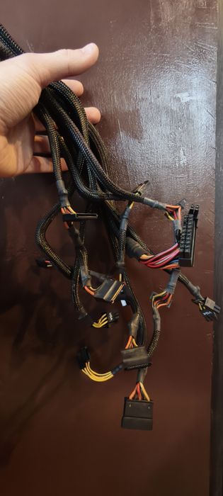 Vând sursă EVGA SUPERNOVA 750 B2