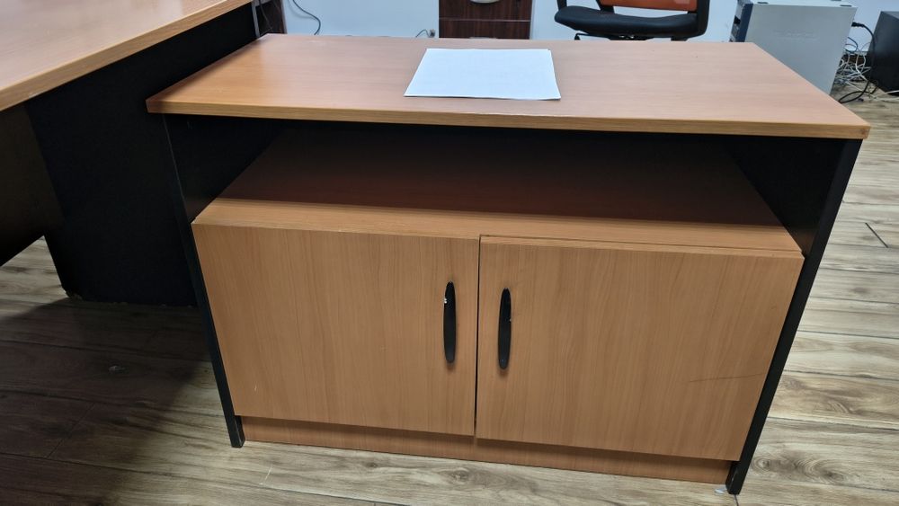 Офисный рабочий стол