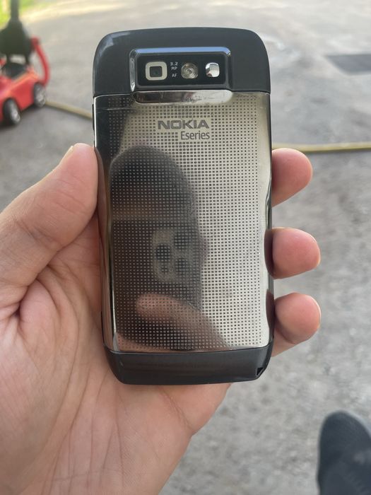 продам нокия Е 71 цена 25000
