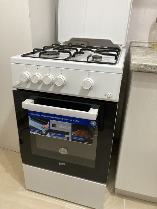 Продам газовую плиту