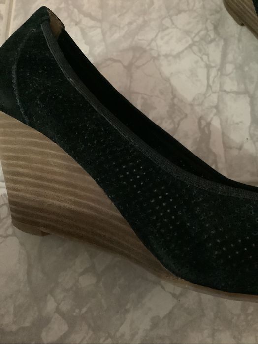 Чисто нови обувки от естествен велур