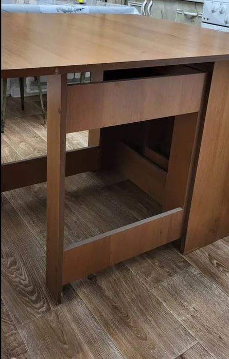 Продаю стол тумба