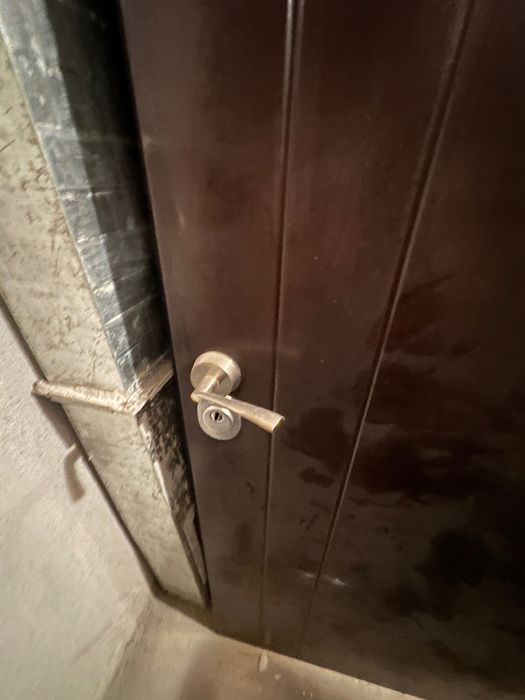 Врата входна апартаментна