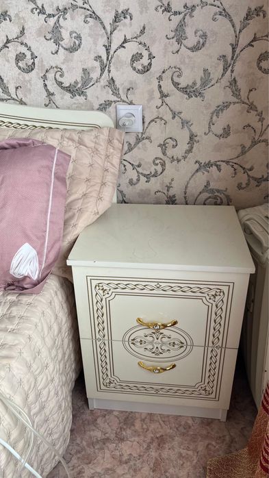 Продам спальный гарнитур