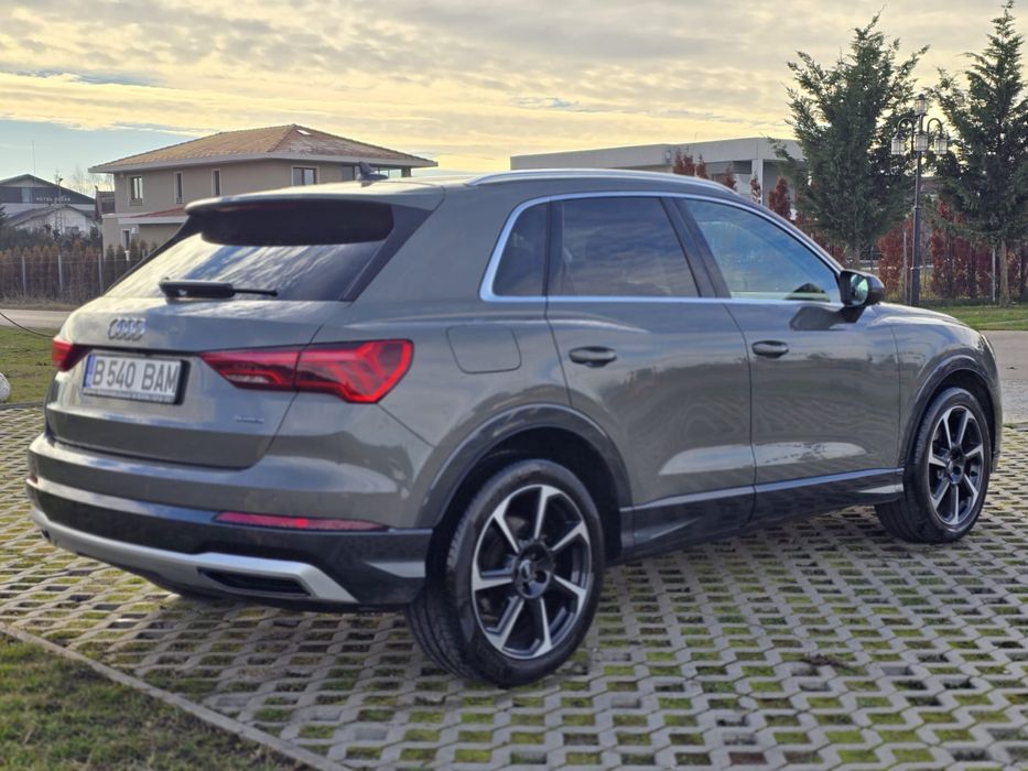 Vand masina Audi Q3