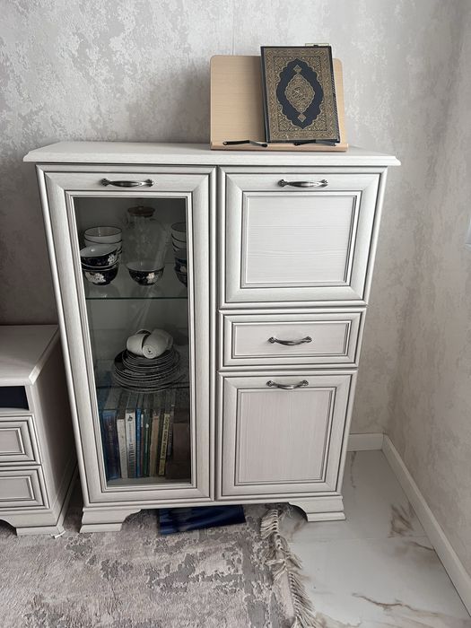 Горка для гостинной комнаты