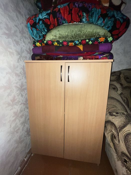 Срочно продам небольшой шкаф