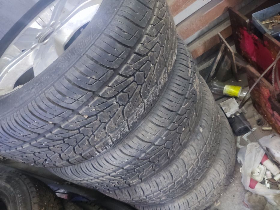 Продам шины 2 штуки