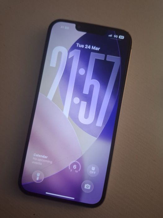 Iphone 14 бял, в отлично състояние