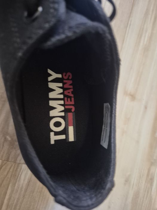 Tommy Hilfiger, 36, Damă