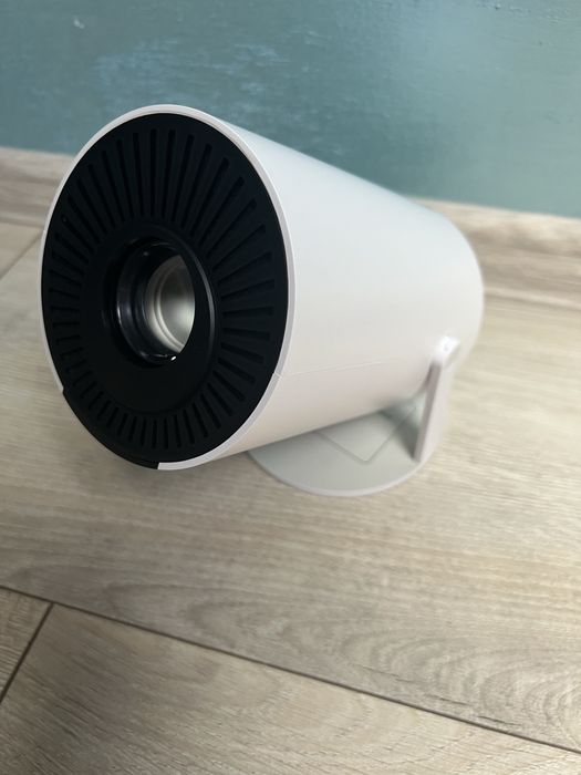 Smart LCD Projector