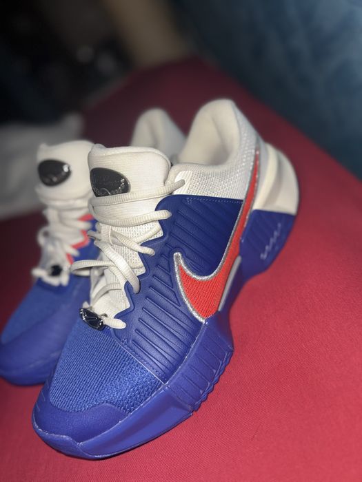 Vand adidasi nike