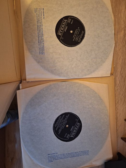 Vând 2 vinil-uri Ludwig van Beethoven