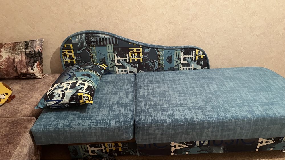 Продам 2 детских дивана