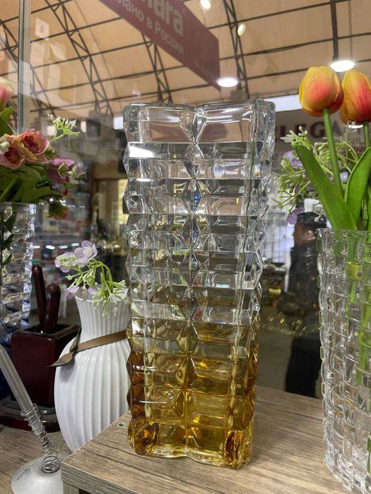 ваза для цветов и декорация