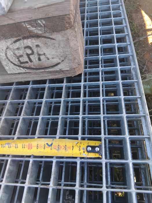 Grilaje zincate galvanizate