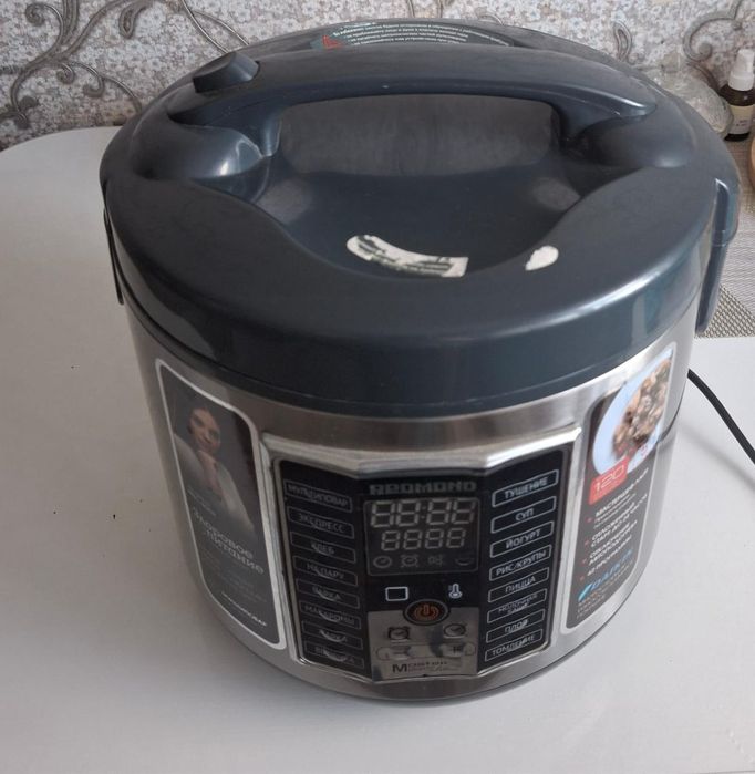 Продам мультиварку!!
