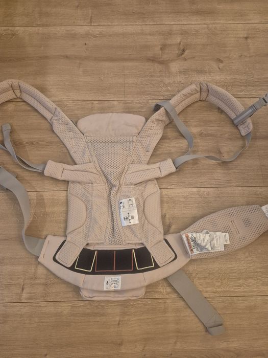 Ergobaby Omni Breeze