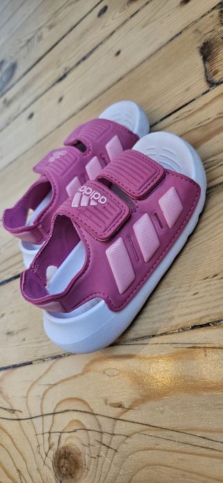Детски сандали Adidas 23 номер – много запазени