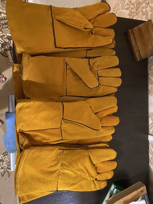 Продам краги 4 пары новые