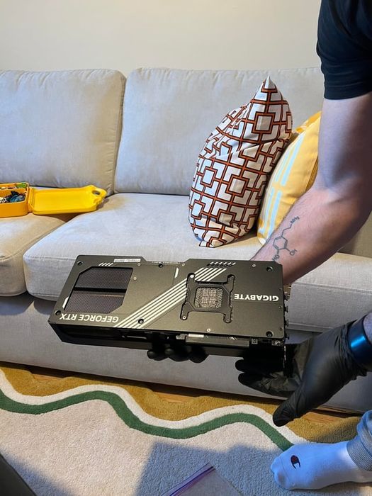 Продам RTX 5090 (32GB) Gigabyte Windforce