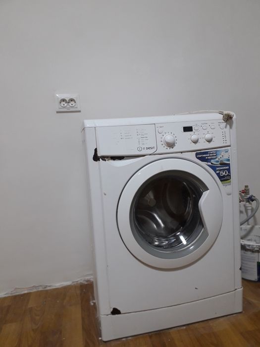 ПРОДАМ стиральную машину Индезит.