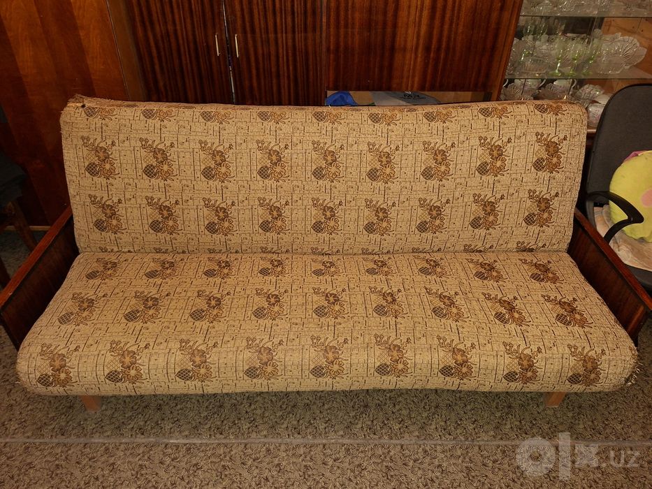 Продаю диван мягкий