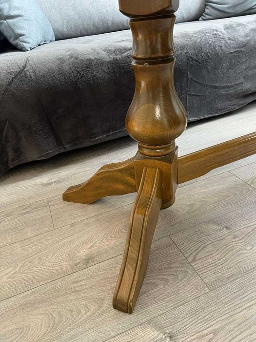 Масивна дървена трапезна маса