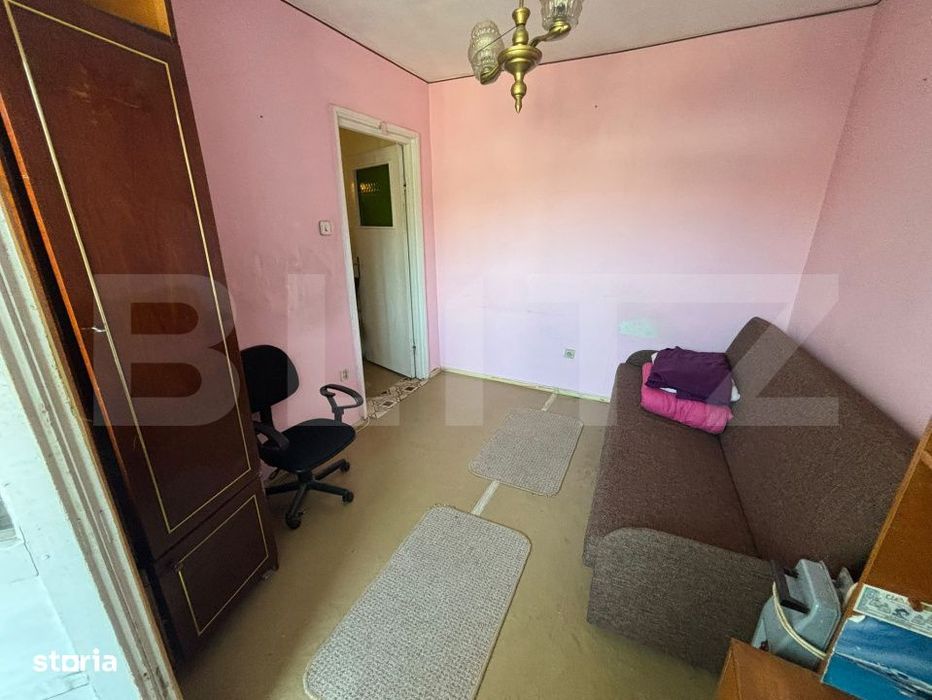 Apartament de vanzare, 3 camere, etajul 1, in Rogerius