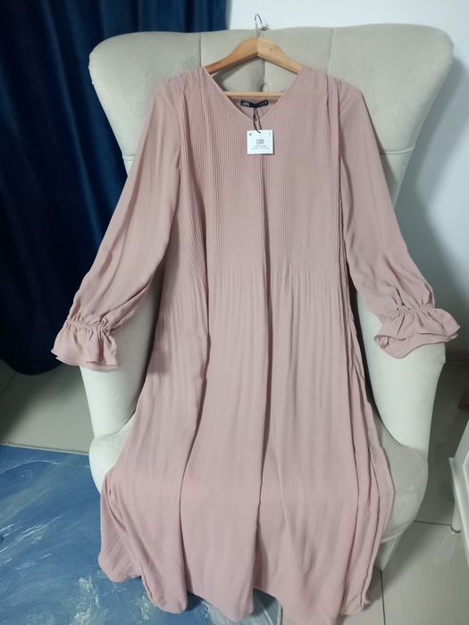 Rochie lunga plisata powder Pink mărimea S Zara