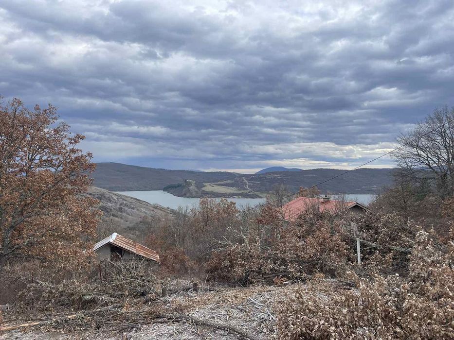 Урегулиран поземлен имот в с. Калище, област Перник!