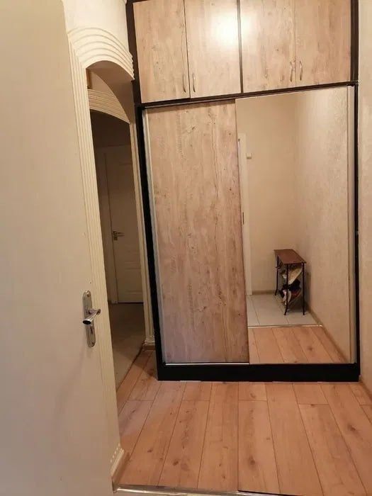 2³/9/9. Сергели 6. Ор-р: Дехкан-базар. Квартира 60 м². Метро - 900 м