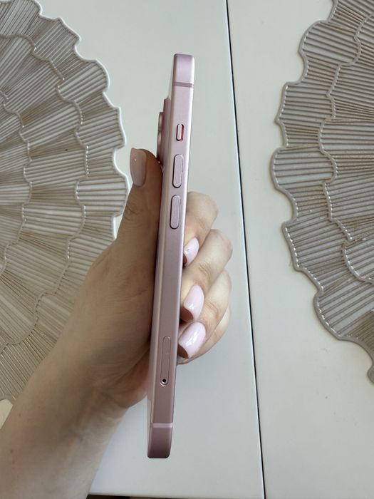 Продам iphone 15 128 gb